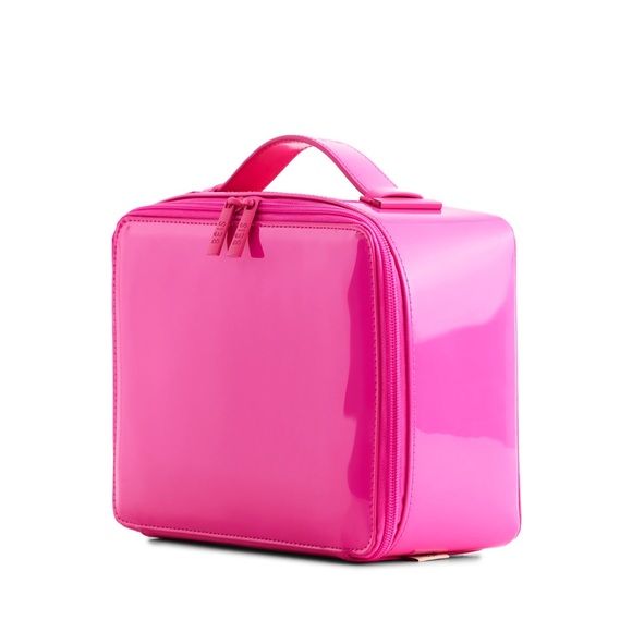 BEIS x BARBIE The Cosmetic Case
IN BARBIE™ PINK - Picture 7 of 16